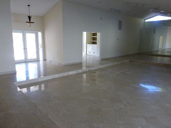 5th image of 1020 E Cypress Dr