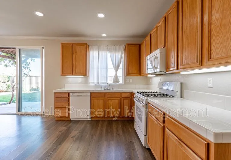 37400 Queen Anne Pl — Photo 4