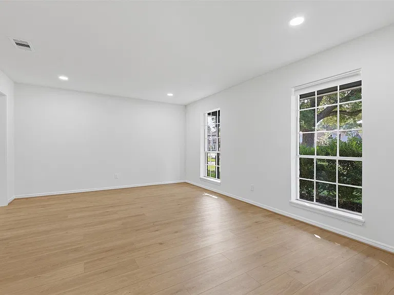 3930 Cypress Hill Dr — Photo 9