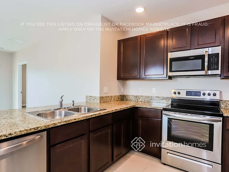 3871 Golden Oriole Pkwy — Photo 4