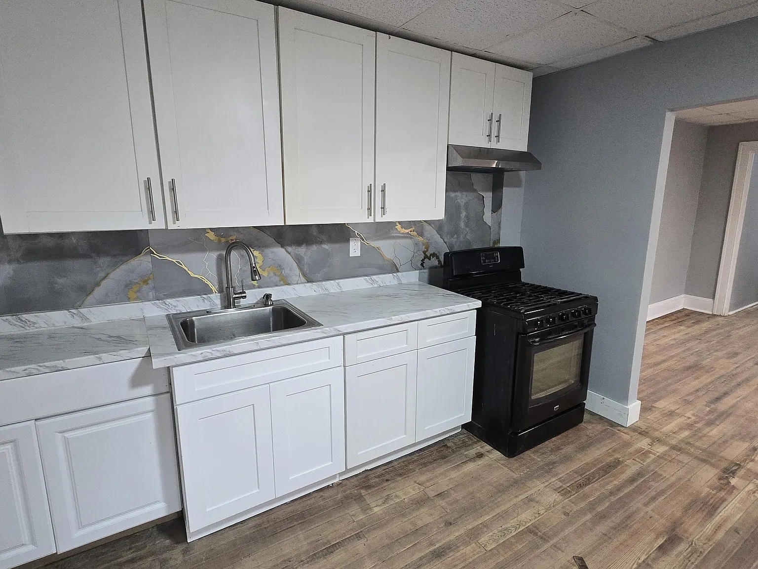 942 N Main Ave — Photo 2