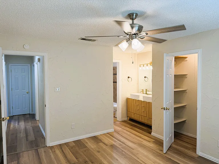 6406 Willow Springs Dr — Photo 7
