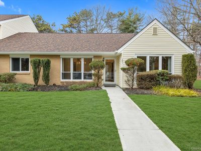 101 Dari Drive, Holbrook, NY, 11741