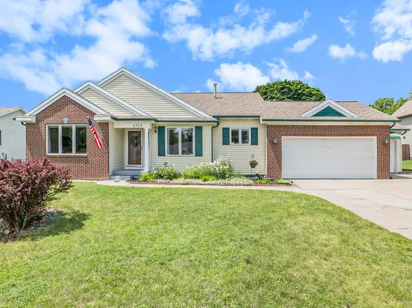 3723 Brambleberry Dr NW, Comstock Park, MI 49321