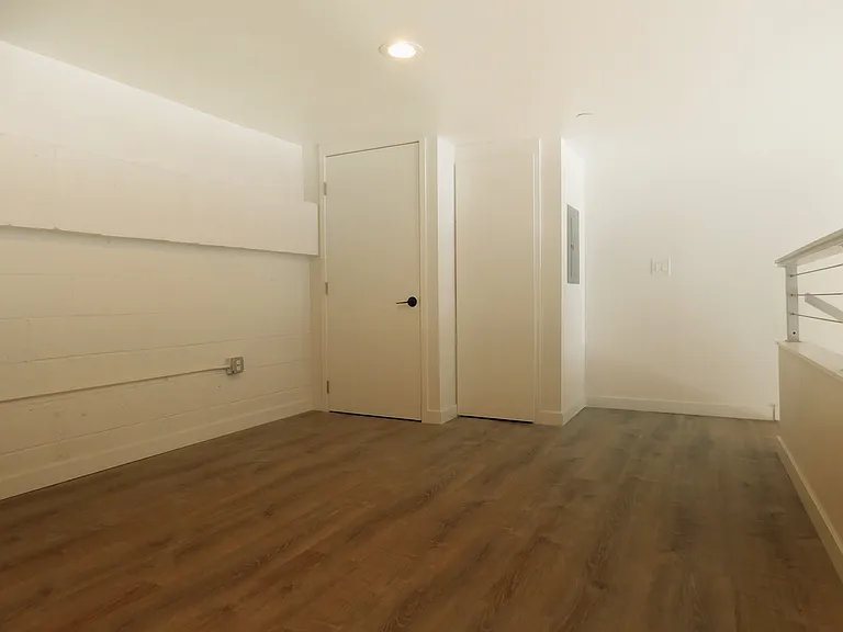 665 W 2nd St #2 — Photo 18