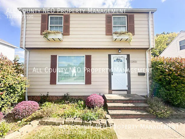 1303 Commonwealth Ave photo 1