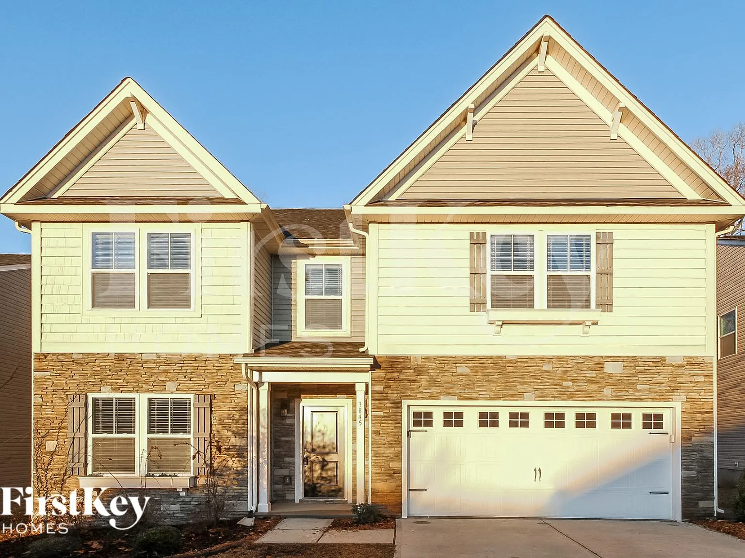 4 bed, 2.5 bath, 2930 sqft, $2,530 — Photo 1