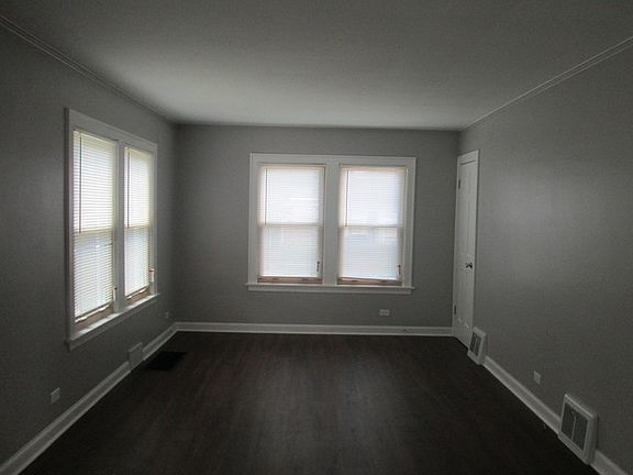 3rd image of 109 Country Club Dr