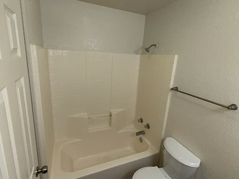1308 S 6th St — Photo 5