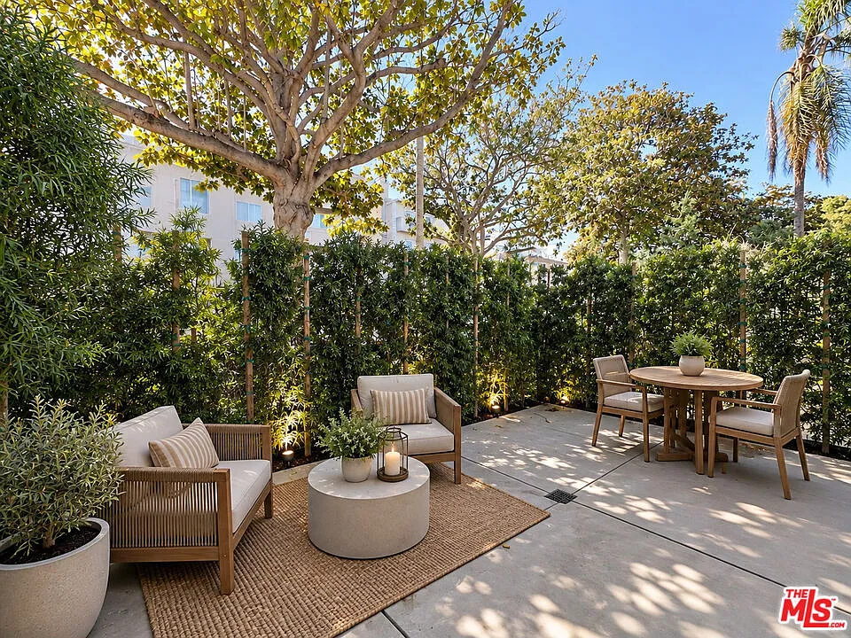 1 bed, 1.0 bath, $3,600 — Photo 4
