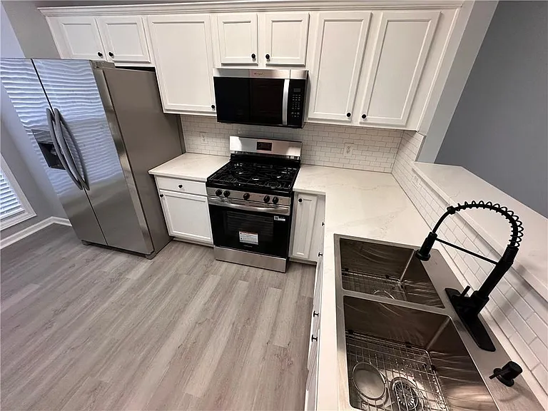2025 Austin Park Cir — Photo 8