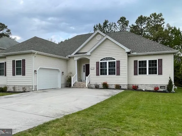 121 Pine Forest Dr, Berlin, MD 21811