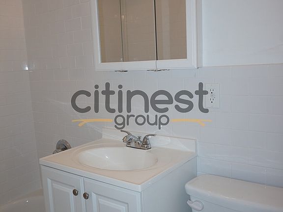 4th image of 301 Sterling St #6RT