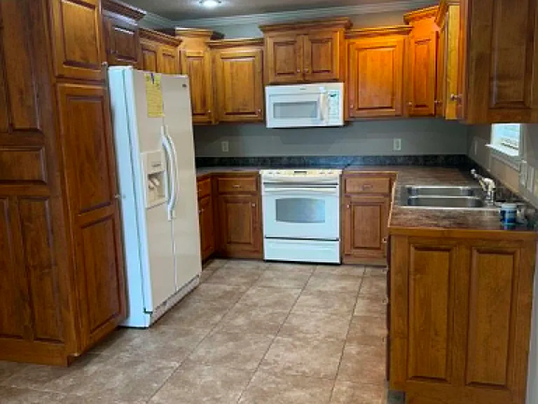 5380 Pewter Dr — Photo 3