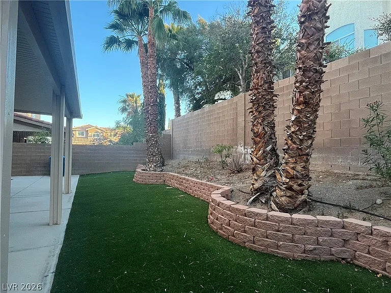 3889 Palm Island Ct — Photo 32
