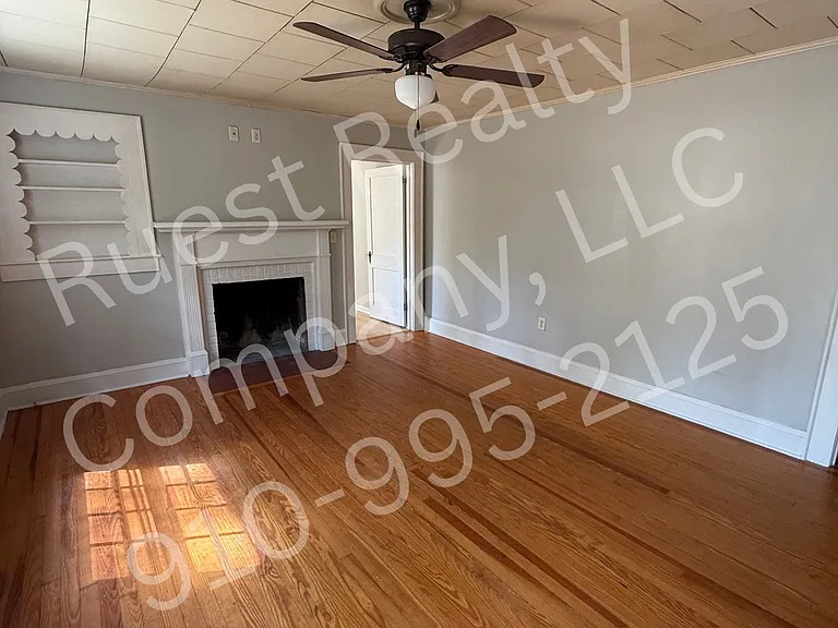 401 Dogwood Ln — Photo 2