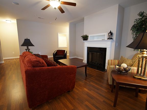 4th image of 1917 Covengton Way