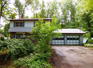 6960 Hiawatha Dr, Coloma, MI 49038