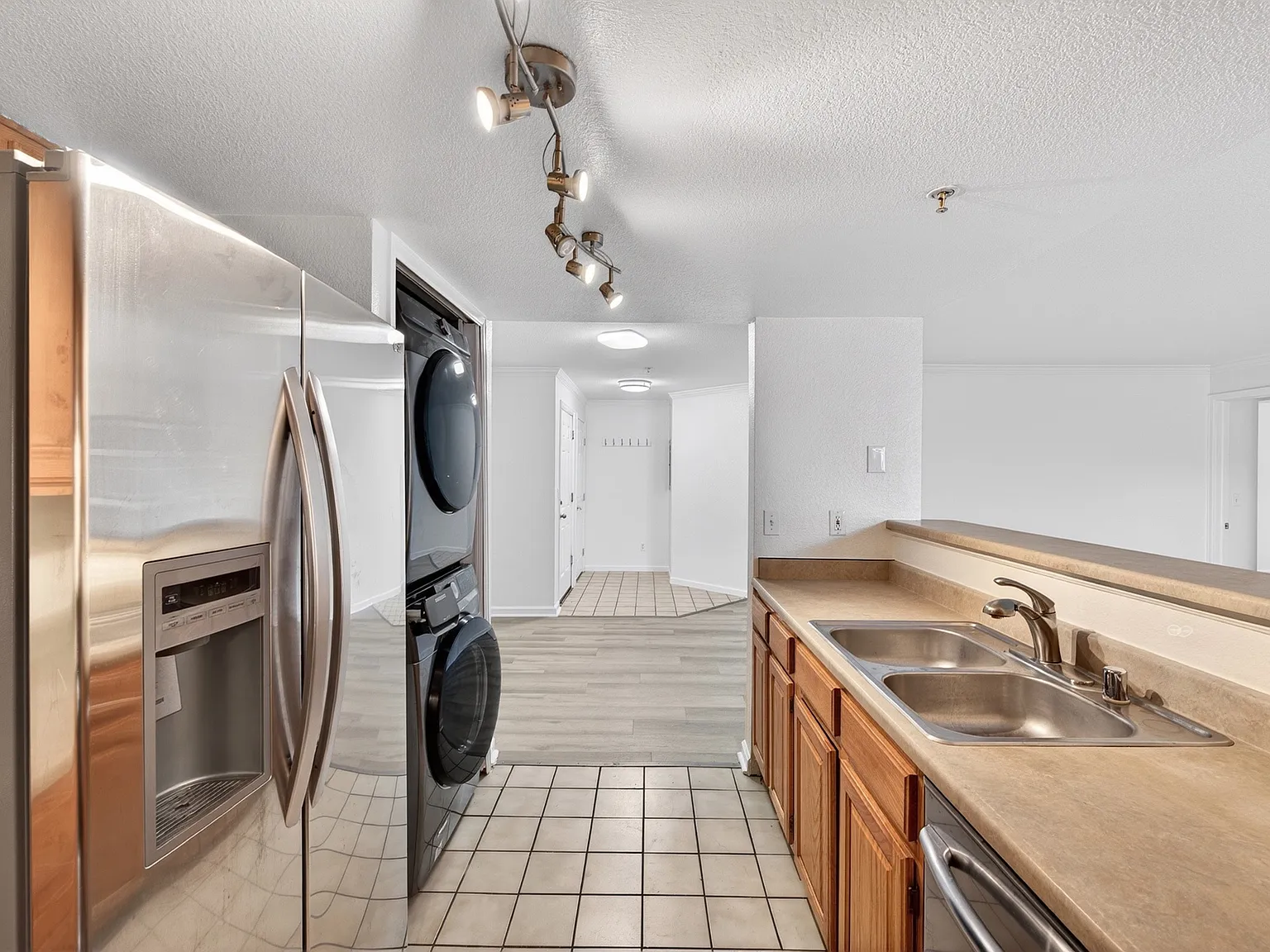 3 bed, 1264 sqft, $1,800 — Photo 4