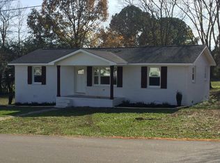 207 W Spring St, Smithville, TN 37166