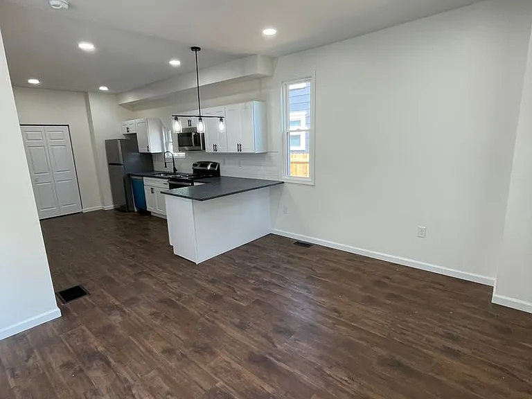 180 E Morrill Ave — Photo 4
