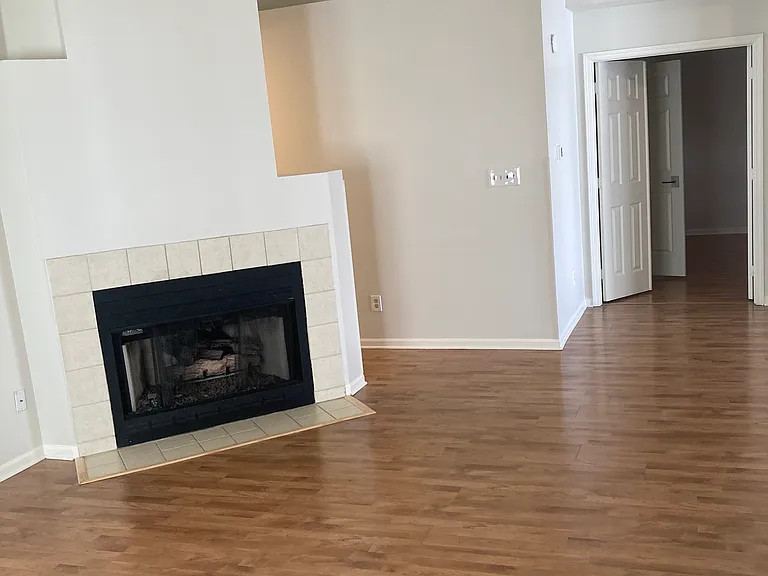 10792 Bay Ln — Photo 2