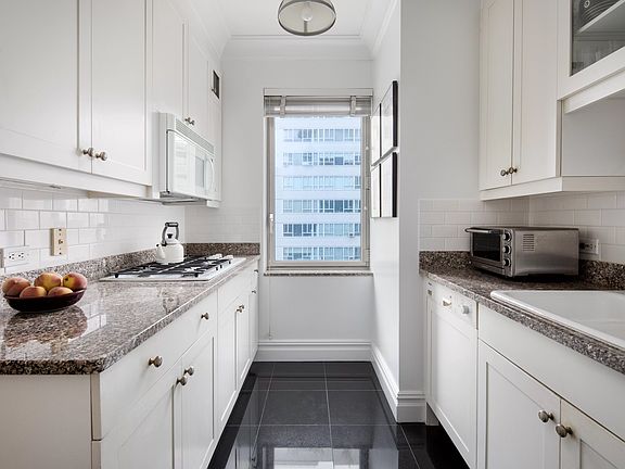 5th image of 181 E 65th St APT 10C