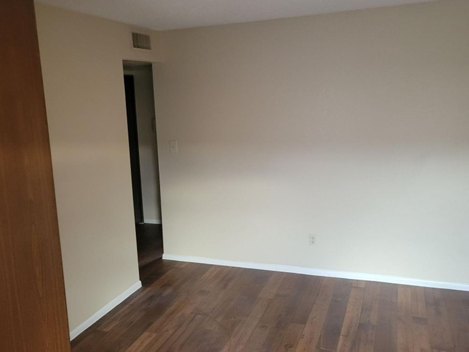 2nd image of 21452 N 23rd Ave #105