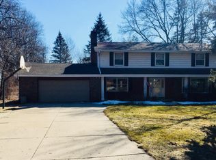N75W22155 Chestnut Hill Rd, Lisbon, WI 53089