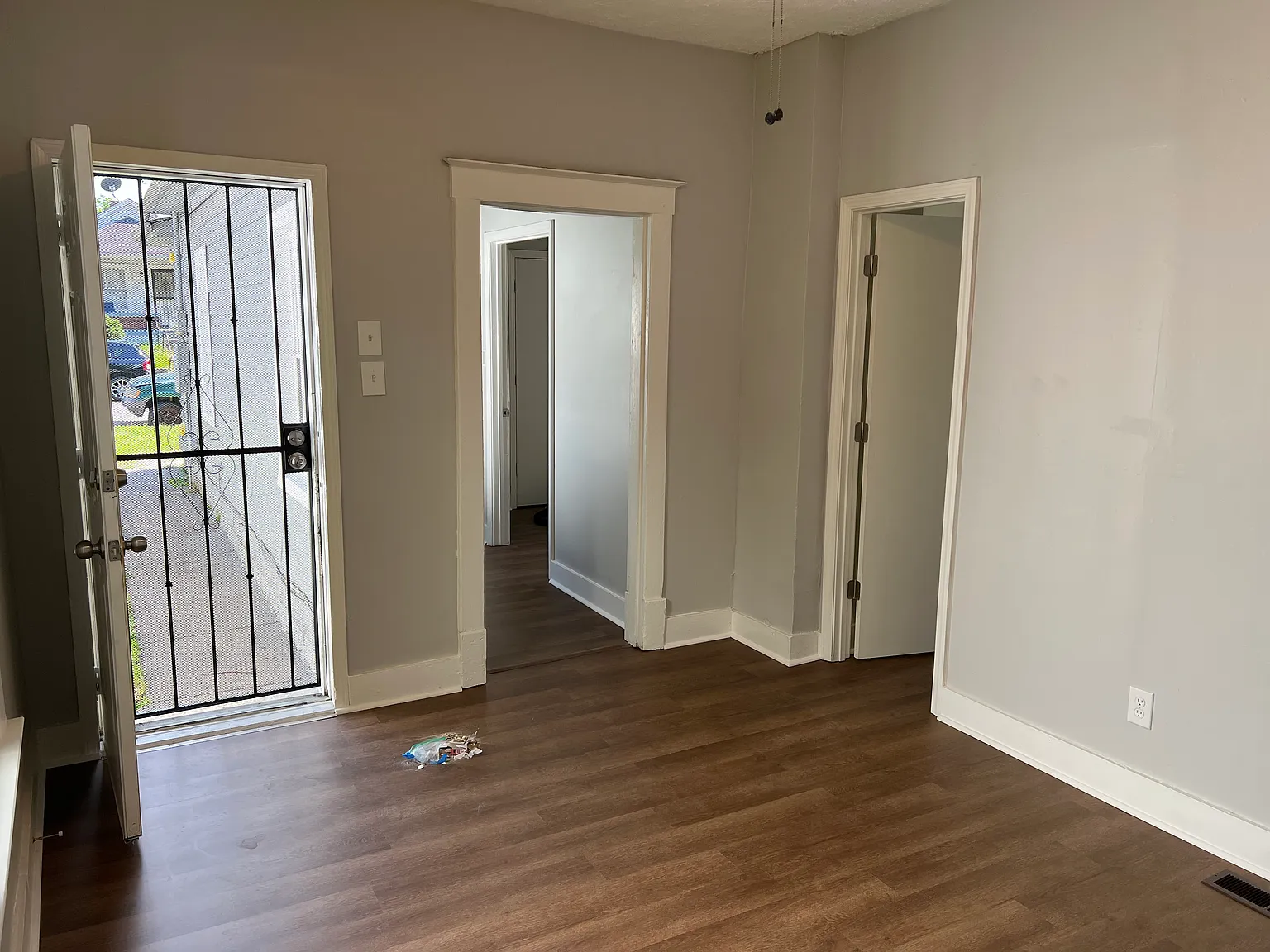 3 bed, 1000 sqft, $1,350 — Photo 3