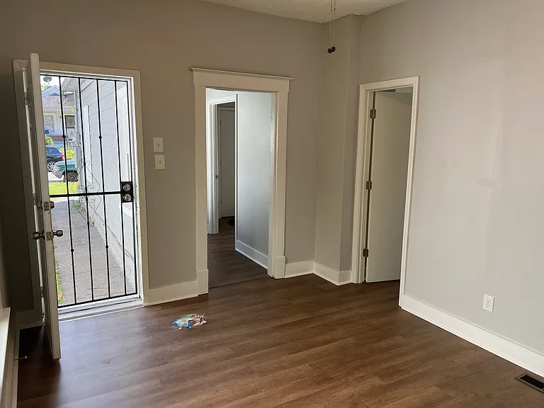 1763 W Gaulbert Ave — Photo 3