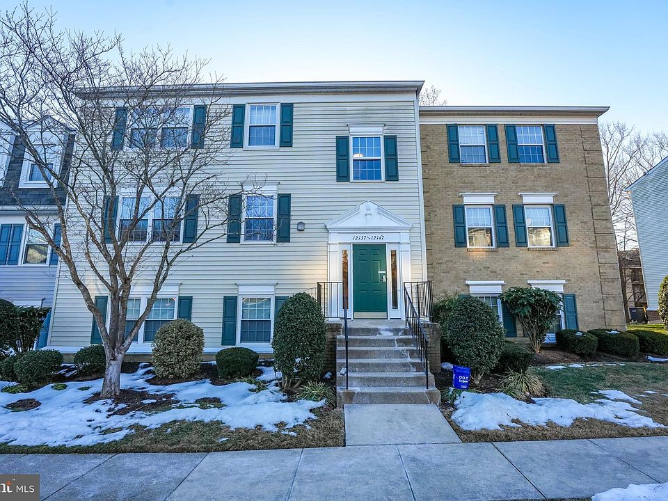 1st image of 12141 Chaucer Ln Unit 12141