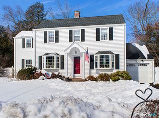 71 Vista Road Road, North Haven, CT 06473