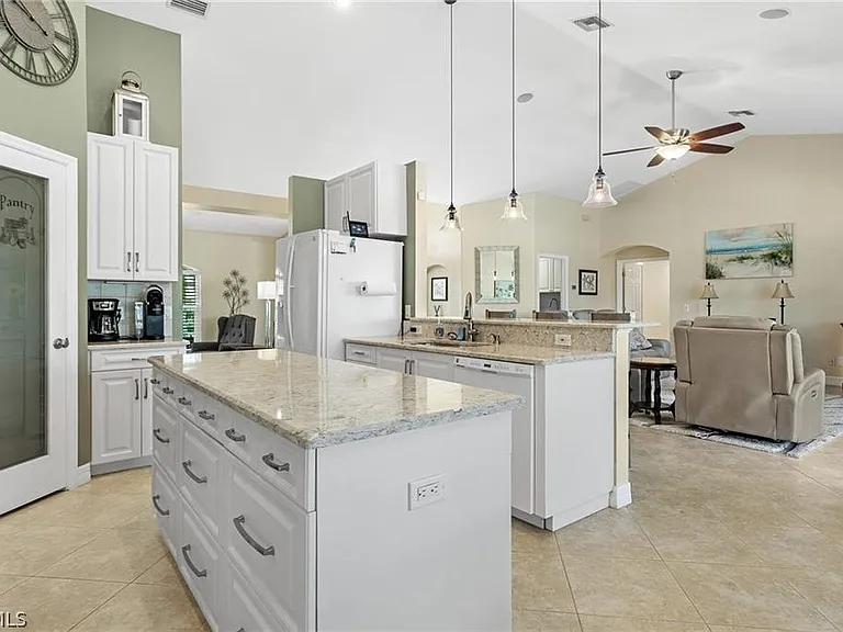 2013 SW 31st Ter — Photo 7
