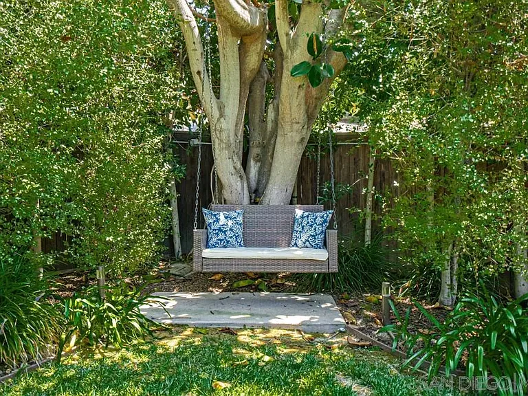 7967 Paseo Del Ocaso — Photo 33