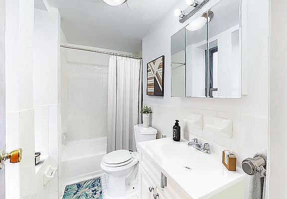 5th image of 402 E 78th St APT 24