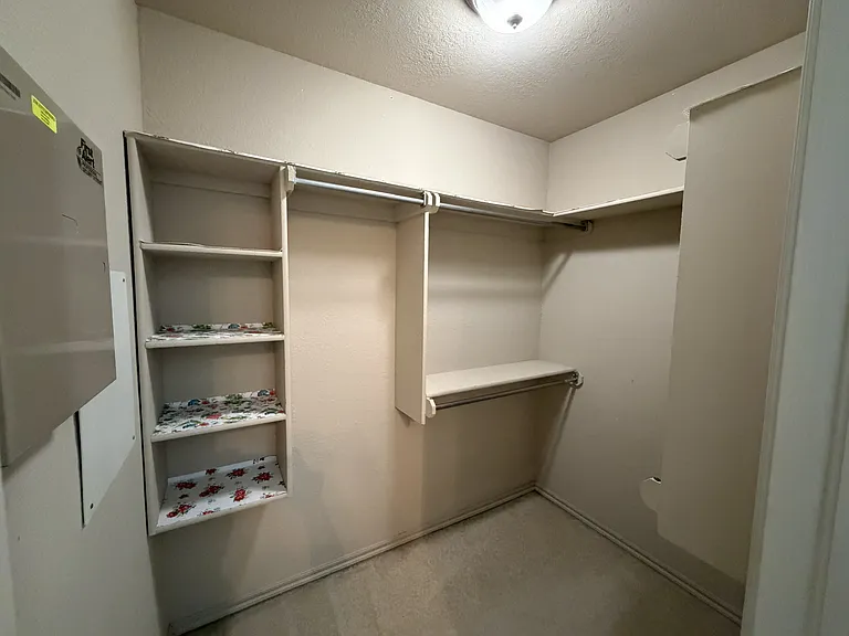 1214 Northern Hills Ln — Photo 18