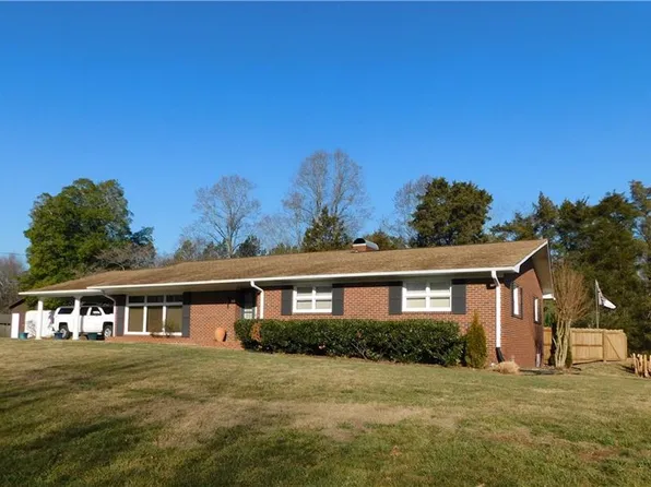 115 Sunny Acres Dr, Lewisville, NC 27023