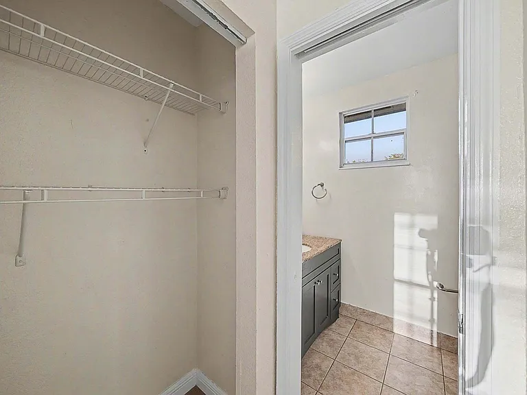 5789 Woodland Point Dr — Photo 44