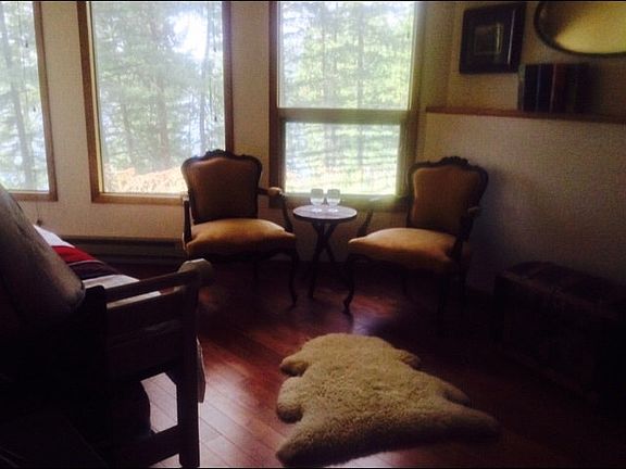 queen guest room