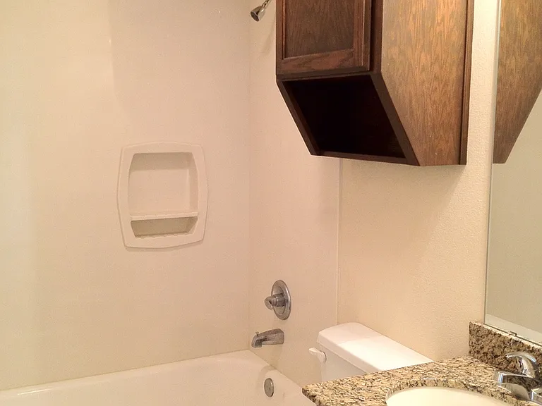 600 Monticello Cir — Photo 10