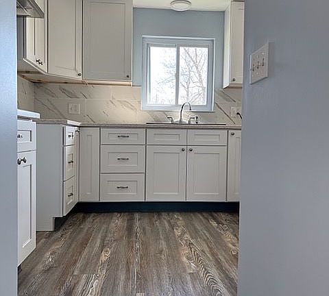 4th image of 216 Coronation Dr