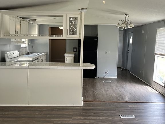 3rd image of 15200 Arch St #3408