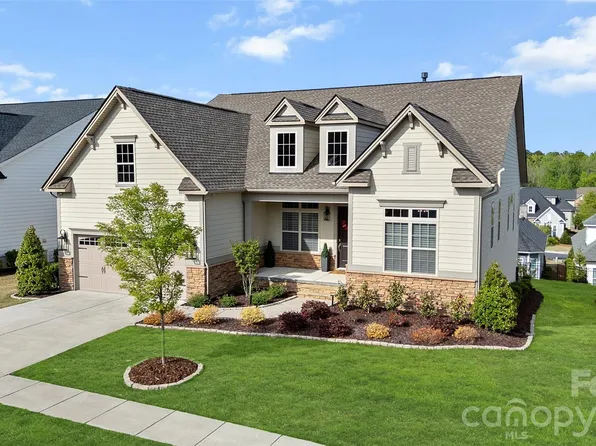 82212 Standing Oak Dr, Charlotte, NC 28278