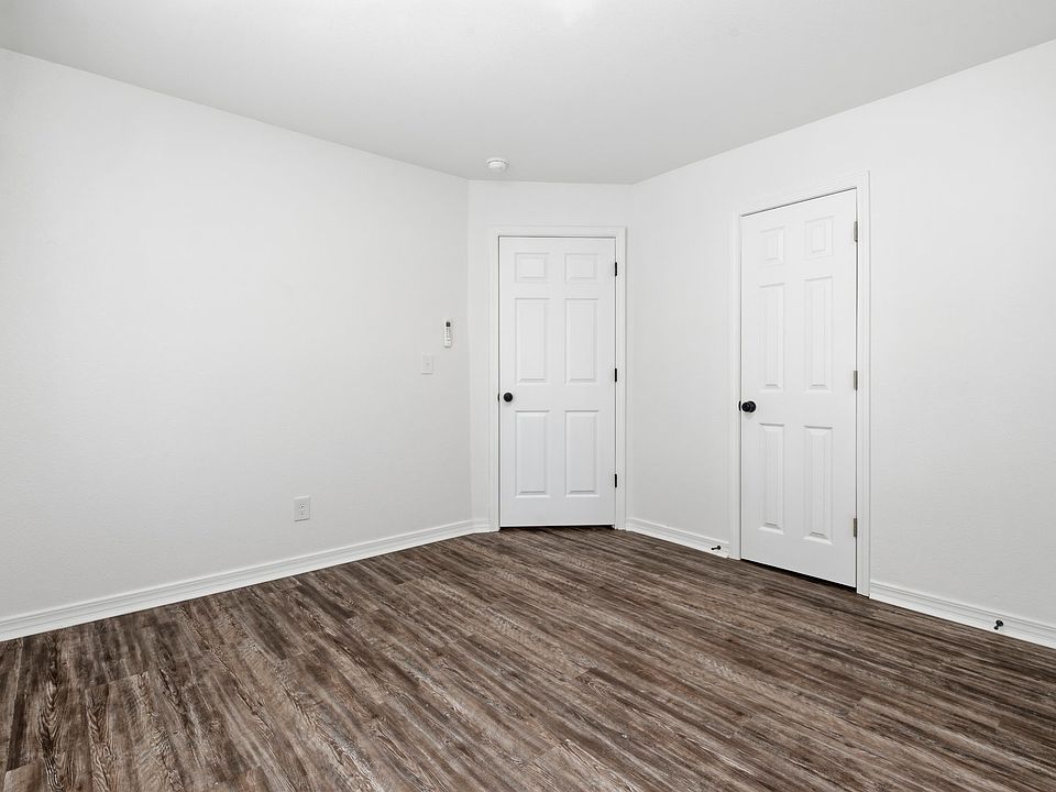 1st image of 377 Tuttle Ave #B