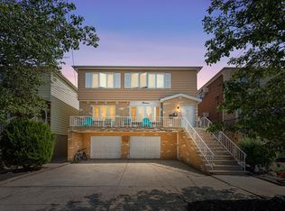 13 Schuyler Pl W, Bayonne, NJ 07002