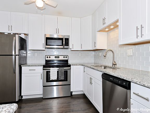 4th image of 1243 E Baldwin Ln Unit 210