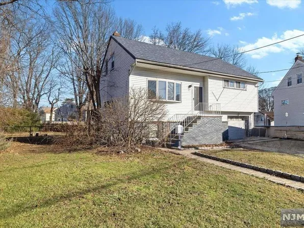35 Velock Dr, Little Ferry, NJ 07643