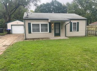 2208 SW Morningside Rd, Topeka, KS 66614