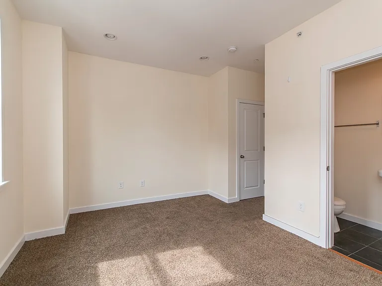 1612 N Sydenham St — Photo 14